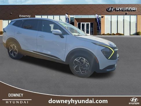 Used 2025 Kia Sportage LX FWD image 7