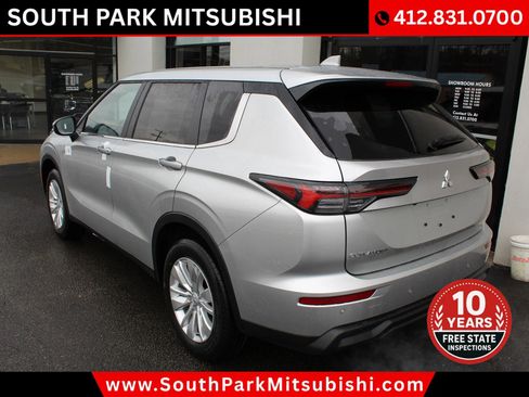 New 2026 Mitsubishi Outlander ES image 7