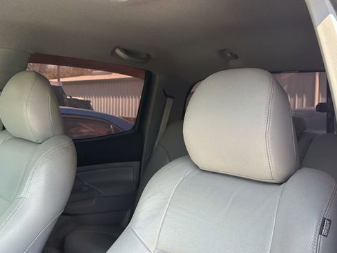 Used 2009 Toyota Tacoma PreRunner image 10