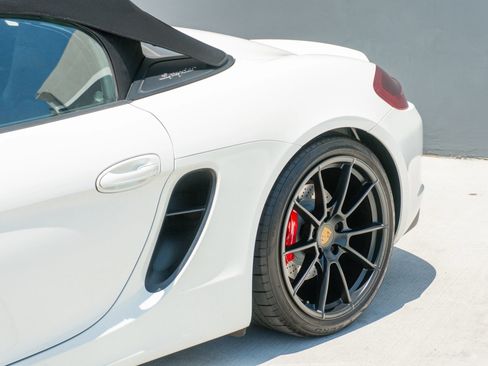 Used 2016 Porsche Boxster Spyder RWD image 28