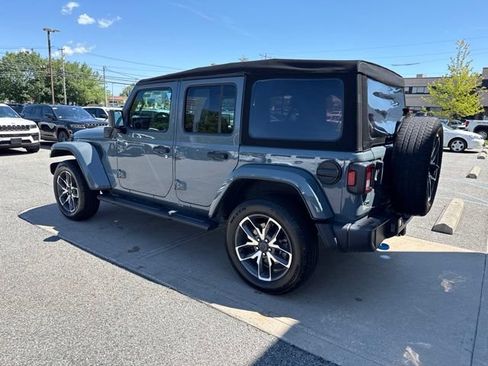 Certified 2024 Jeep Wrangler Unlimited w/ Convenience Group AWD/4WD image 5