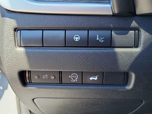 Certified 2024 Nissan Rogue Platinum w/ Platinum Premium Package FWD image 25