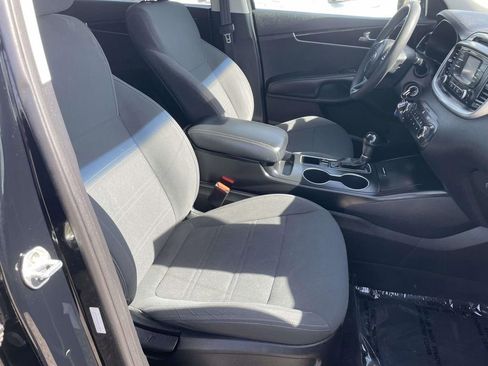 Used 2016 Kia Sorento FWD image 23
