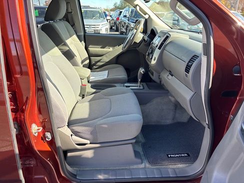 Used 2017 Nissan Frontier SV w/ SV Value Truck Package image 18