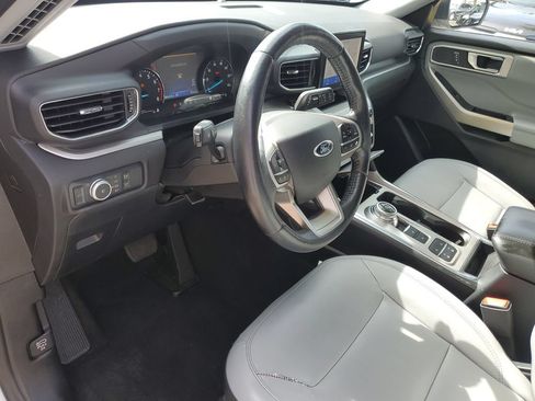 Used 2021 Ford Explorer XLT w/ Equipment Group 202A RWD image 17