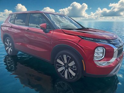 Used 2025 Mitsubishi Outlander SE