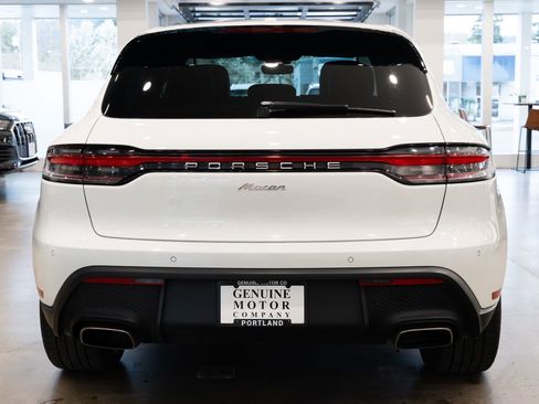 Used 2024 Porsche Macan AWD/4WD image 5