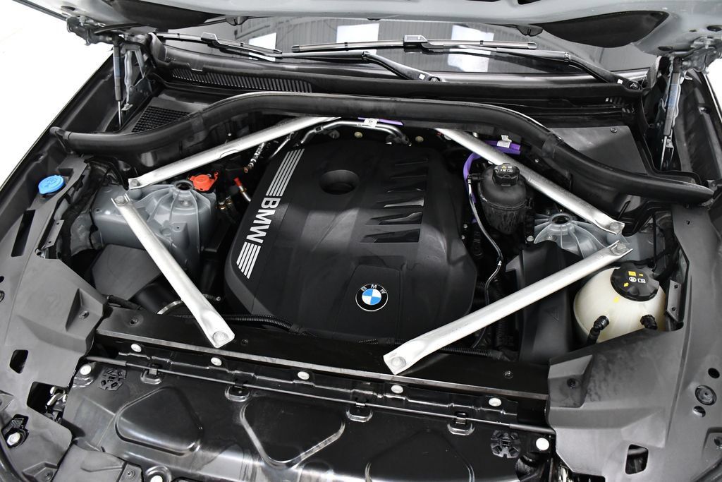 Used 2024 BMW X5 xDrive40i w/ M Sport Package AWD/4WD image 6