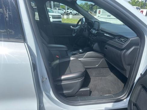 Used 2025 Ford Escape ST-Line Select AWD/4WD image 31