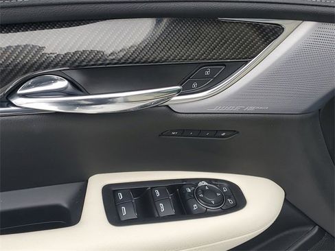 Certified 2020 Cadillac XT6 Sport image 18