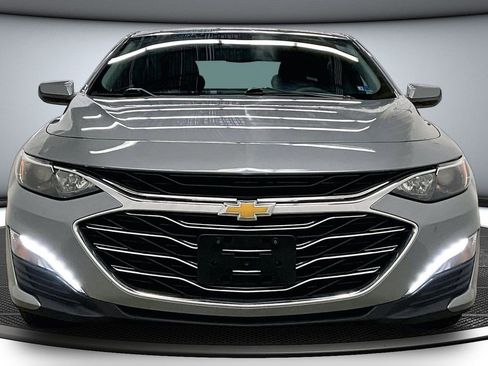 Used 2024 Chevrolet Malibu LT image 2
