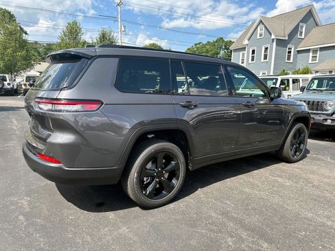 New 2025 Jeep Grand Cherokee L Altitude image 3