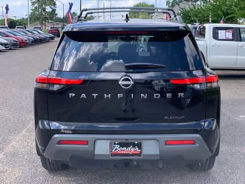 New 2026 Nissan Pathfinder Platinum FWD image 5
