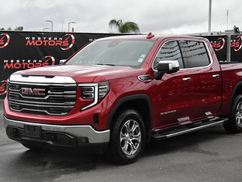 Used 2024 GMC Sierra 1500 SLT image 3