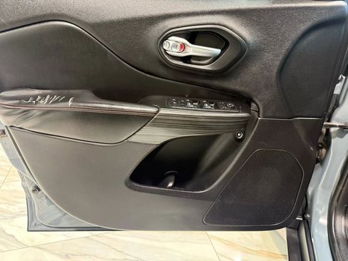 Used 2015 Jeep Cherokee Trailhawk w/ Comfort/Convenience Group image 10