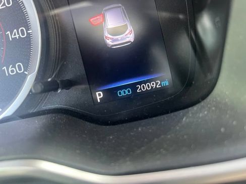 Used 2022 Toyota Corolla SE FWD image 2
