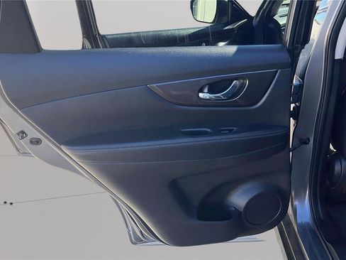 Used 2019 Nissan Rogue S w/ Special Edition Package image 17