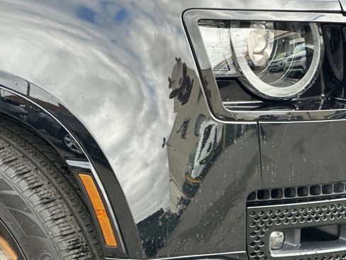 Certified 2025 Land Rover Defender 130 X-Dynamic SE AWD/4WD image 9