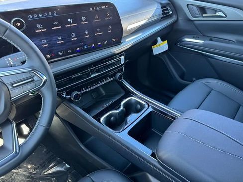 New 2026 Chevrolet Traverse LT w/ Midnight/Sport Edition AWD/4WD image 18