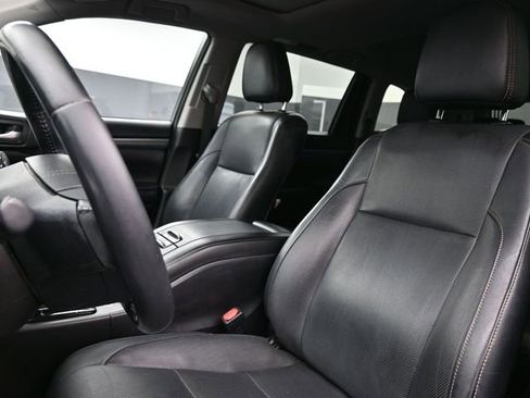 Used 2017 Toyota Highlander Limited image 9