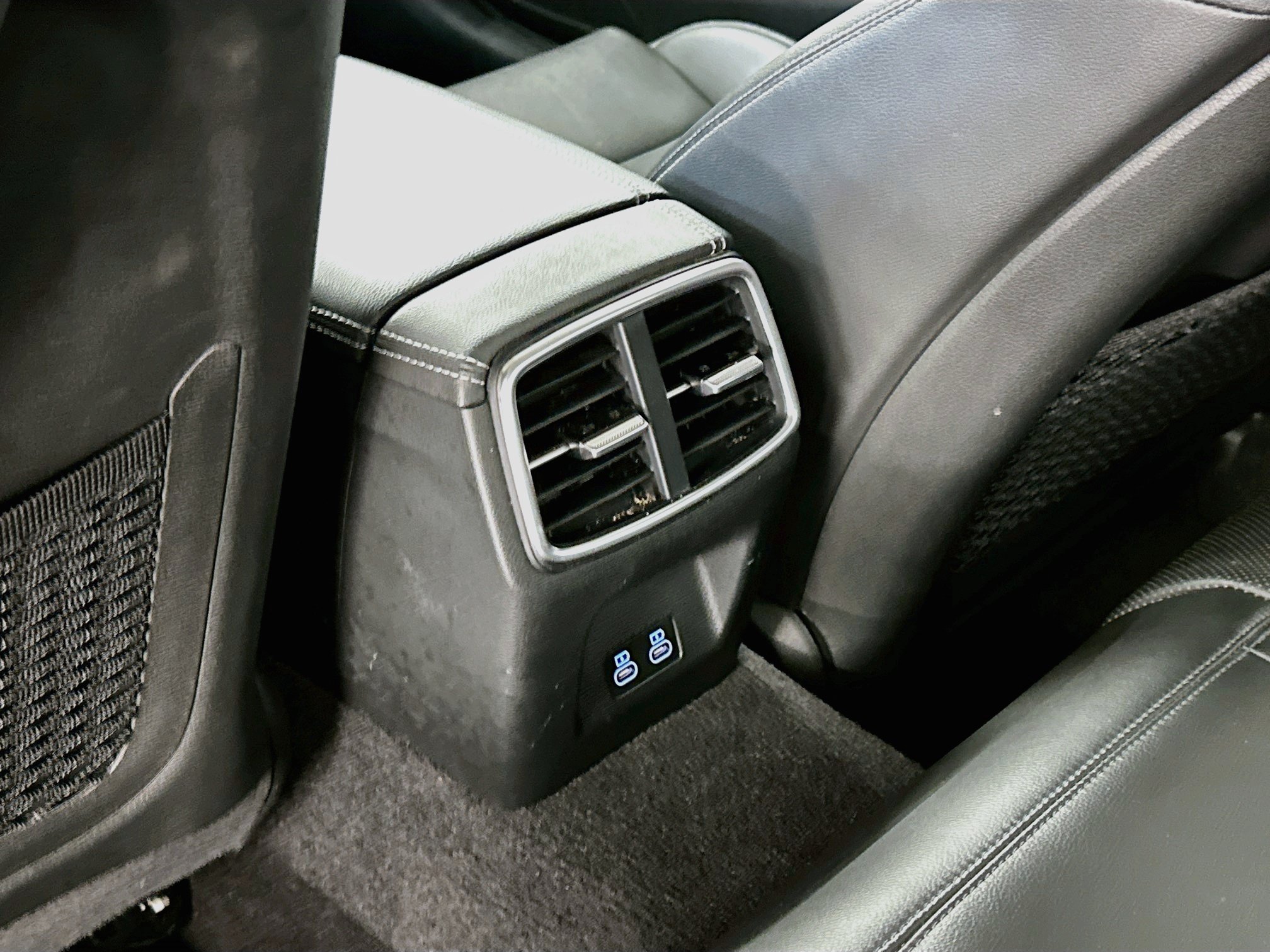 Used 2025 Genesis G70 2.5T AWD/4WD image 28
