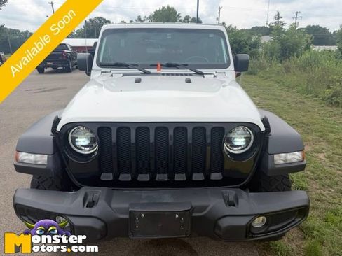 Used 2022 Jeep Wrangler Sport AWD/4WD image 3