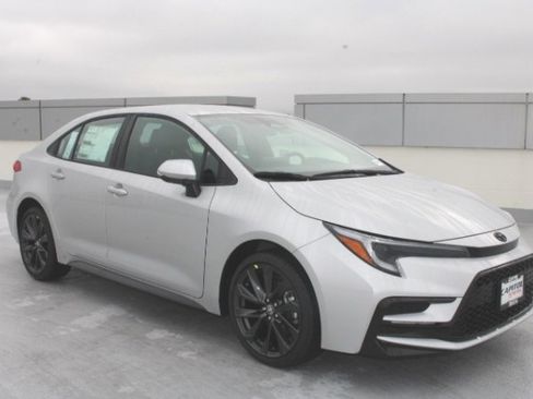 New 2026 Toyota Corolla SE image 2