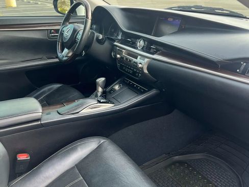 Used 2017 Lexus ES 350 w/ Luxury Package image 11