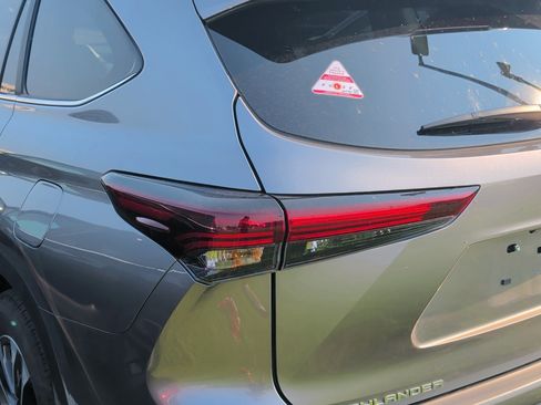 Certified 2026 Toyota Highlander XLE AWD/4WD image 7