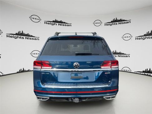 Used 2022 Volkswagen Atlas SEL Premium image 3