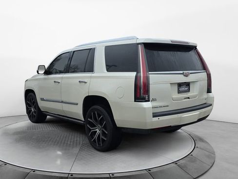 Used 2015 Cadillac Escalade Platinum image 3
