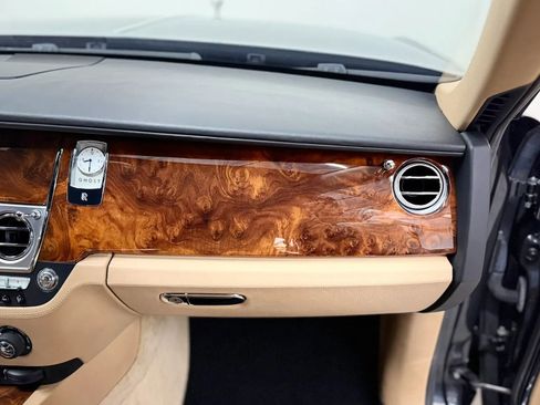 Used 2011 Rolls-Royce Ghost RWD image 40