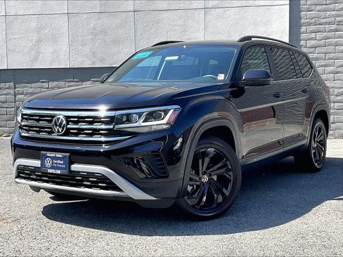 Certified 2023 Volkswagen Atlas SE w/ Panoramic Sunroof Package FWD image 12
