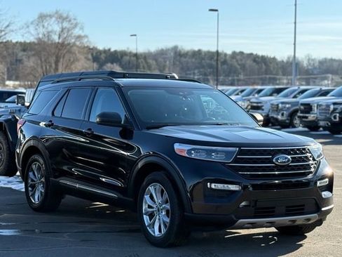 Certified 2020 Ford Explorer XLT w/ Equipment Group 202A image 37