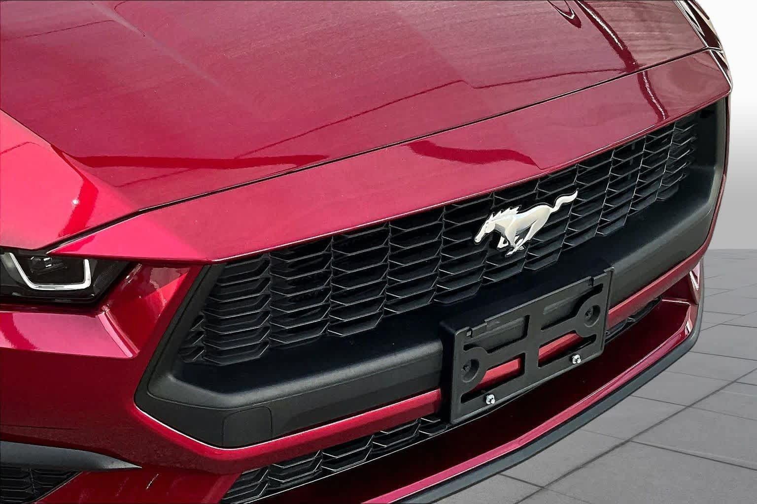 Used 2025 Ford Mustang Premium RWD image 29