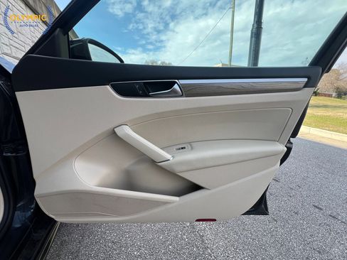 Used 2017 Volkswagen Passat 1.8T SE image 47