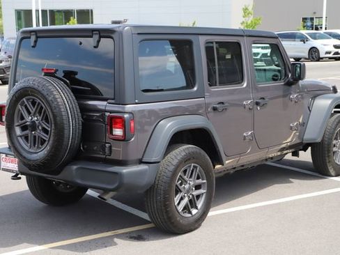 Used 2025 Jeep Wrangler Unlimited Sport AWD/4WD image 7