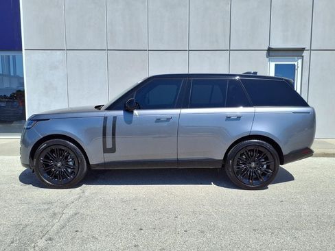 Certified 2025 Land Rover Range Rover SE AWD/4WD image 3