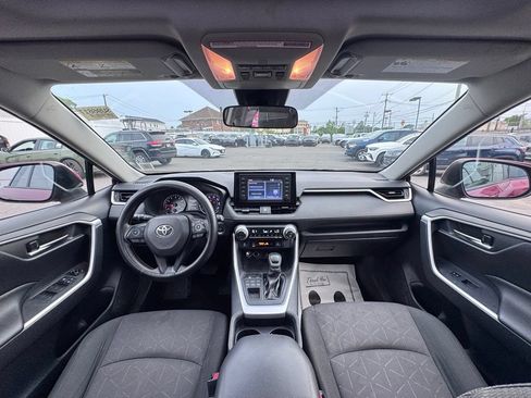 Used 2019 Toyota RAV4 XLE AWD/4WD image 10