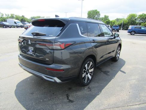 Used 2025 Mitsubishi Outlander SEL AWD/4WD image 8