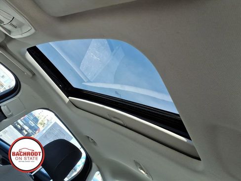 Used 2018 Ford Focus SEL w/ Cold Weather Package FWD image 10