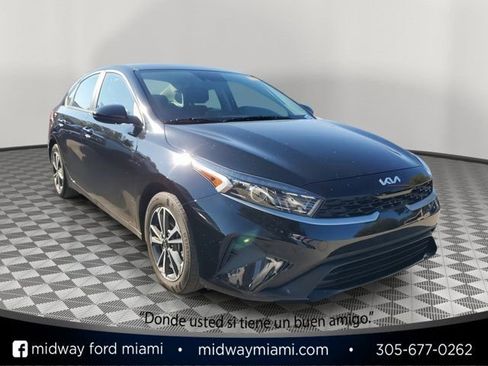 Used 2023 Kia Forte LXS image 1