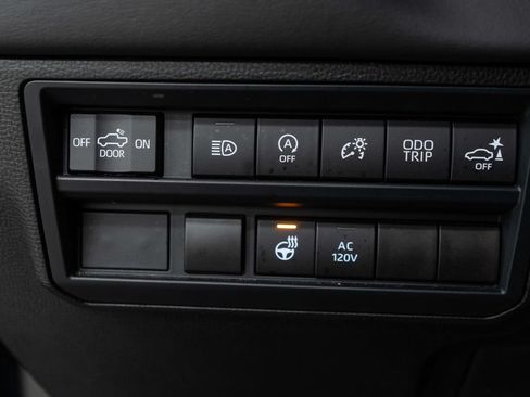 Used 2025 Toyota Tundra Platinum w/ TRD Off-Road Package AWD/4WD image 30