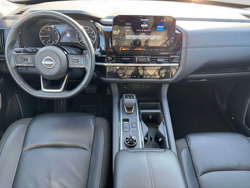 Used 2025 Nissan Pathfinder SL AWD/4WD image 13