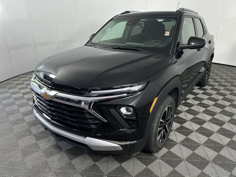 Used 2024 Chevrolet TrailBlazer LT w/ Convenience Package AWD/4WD image 12