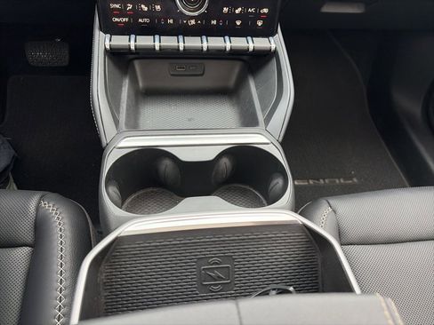 Used 2026 GMC Terrain Denali image 22