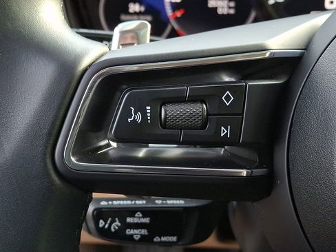 Used 2022 Porsche Panamera 4 image 18