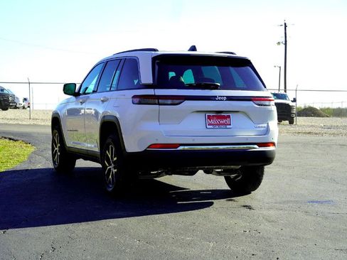 New 2025 Jeep Grand Cherokee Limited image 8