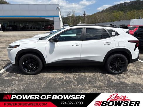 New 2026 Chevrolet Trax ACTIV FWD image 2