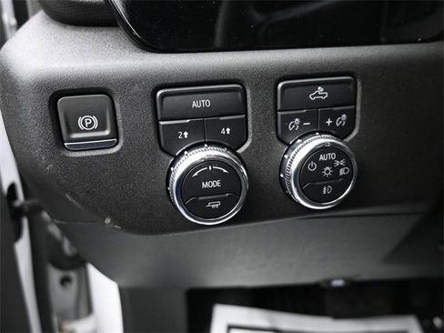 Used 2024 GMC Sierra 1500 Elevation image 11